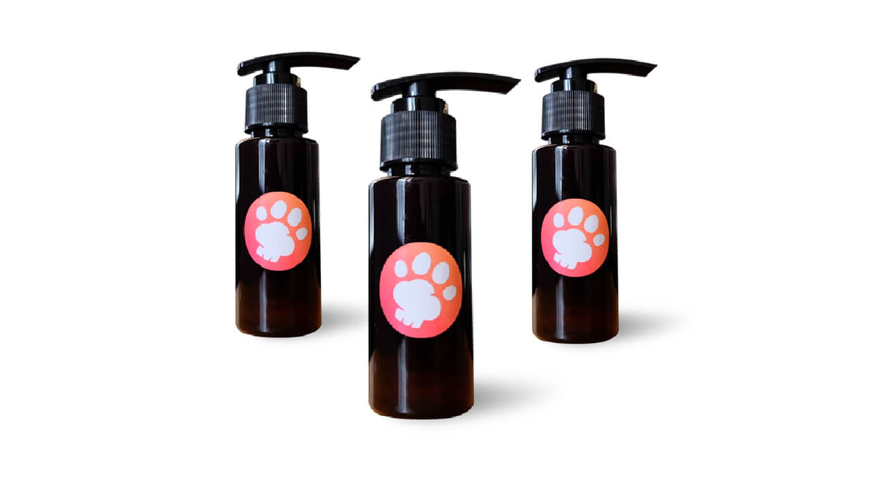Premium salmon oil by Petchef, a healthy food topper