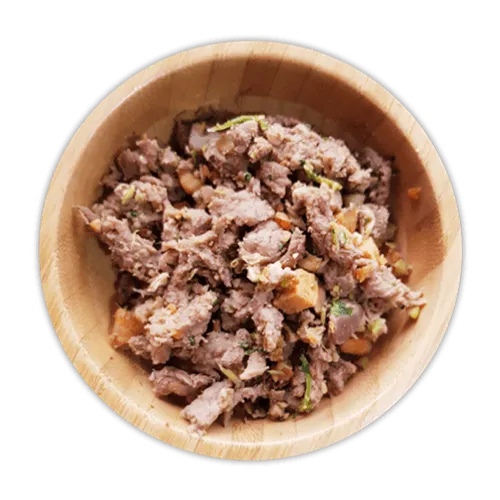 a bowl of healthy cat food or healthy dog food by Petchef, beef recipe