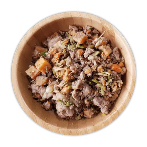 a bowl of healthy cat food or healthy dog food by Petchef, buffalo recipe