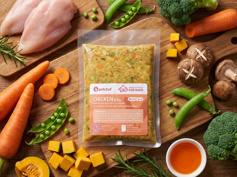 Petchef Chicken healthy dog food pack with fresh ingredients